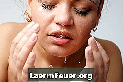 Wat te doen om zich te ontdoen van acne kraters op het gezicht?