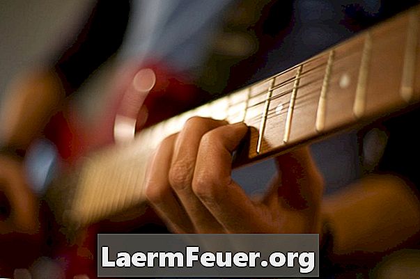 기타의 Extra-Jumbo Frets 란 무엇입니까?
