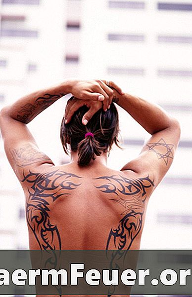 Що викликає струпи на татуюваннях?