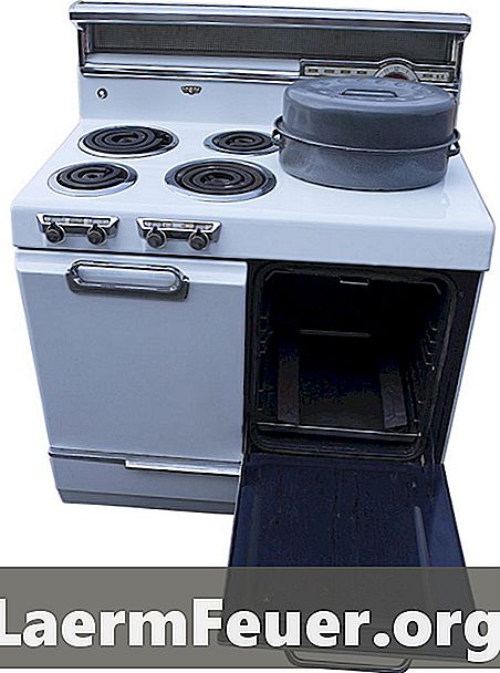 Kann Aluminiumfolie verwendet werden, um Verschüttungen in einem elektrischen Ofen aufzufangen?