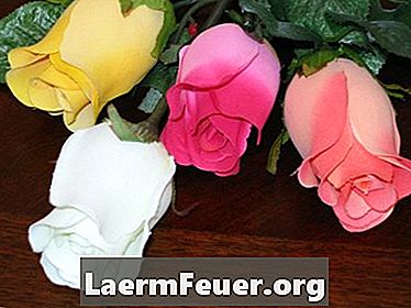造花で装飾的な花瓶のためのステップバイステップ