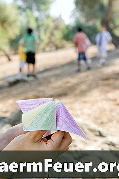 Projetos de dobradura com papel para alunos do quinto ano
