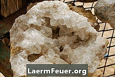 Quais as diferenças entre quartzo e cristais de rocha?