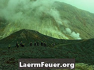 Alat apa yang digunakan untuk mengkaji gunung berapi?