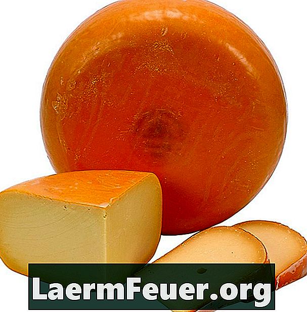 Mi a veszélye annak, hogy elhagyja a sajtot a hűtőszekrényből?