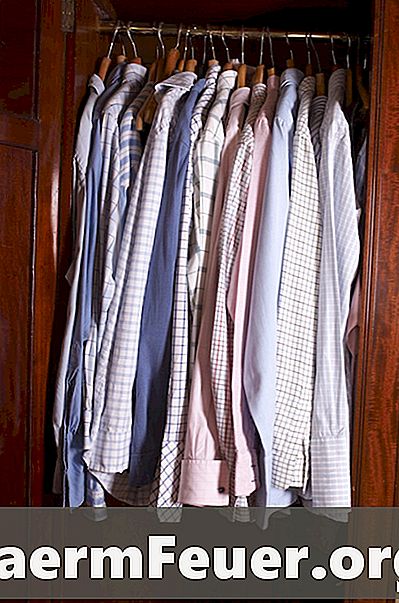 Vad är den idealiska höjden för hyllorna i din garderob?