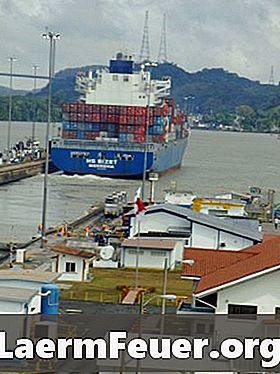 Was ist die Kapazität eines Panamax-Schiffes?