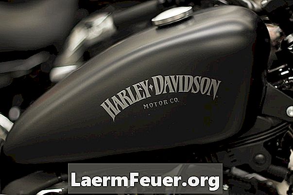 Care este diferența dintre un Dyna Low Rider și un sportiv Harley-Davidson?