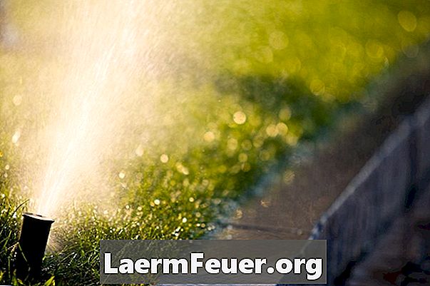 Hoe de waterdruk in een automatisch sprinklersysteem te verhogen
