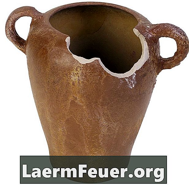 Aký druh lepidla používate na lepenie keramiky?