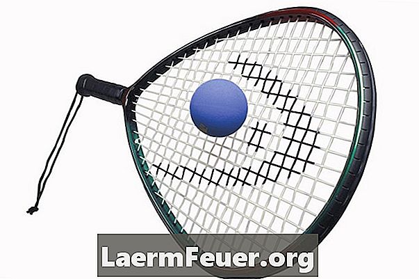 Regler for trepersons racketball