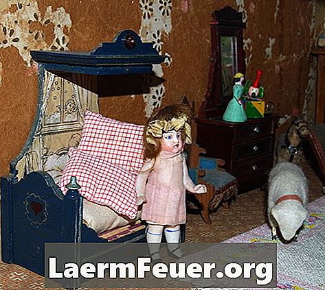 Mengenai anak patung porselin Jepun