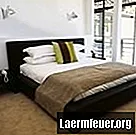 Kako popraviti drveni okvir kreveta koji škripi