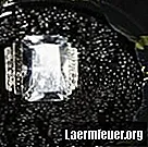 Diamanti che hanno un colore lattiginoso