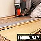 Hogyan lehet rögzíteni egy darabot egy laminált fa padlón