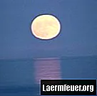 Cum să atragă reflexia lunii în apă